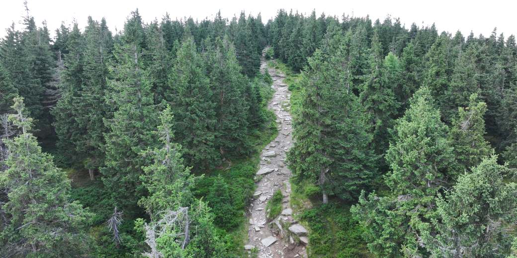 Původní stav stezky, foto z dronu